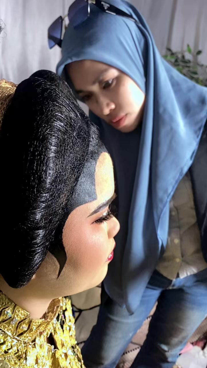 @hermawatimakeuphairdo,MUABone