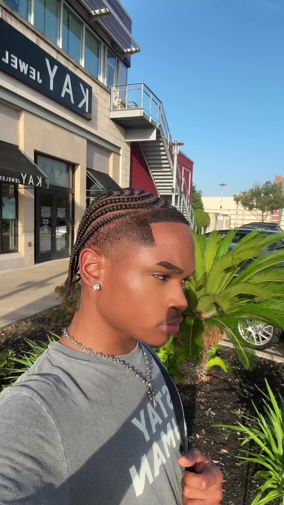 @elijahjakolby