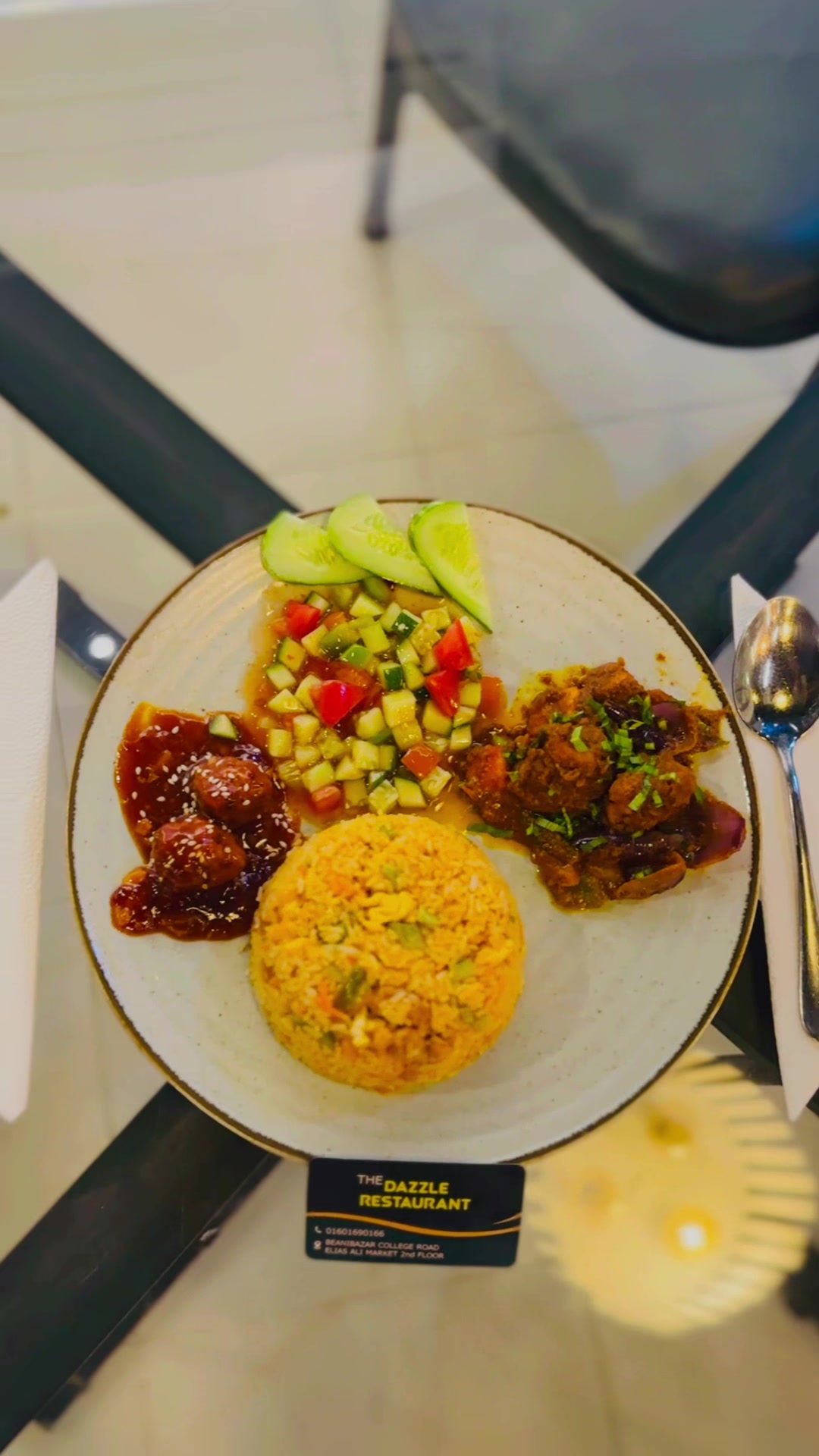@Dazzle Restaurant