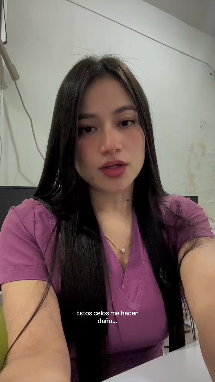 @Karolliceth