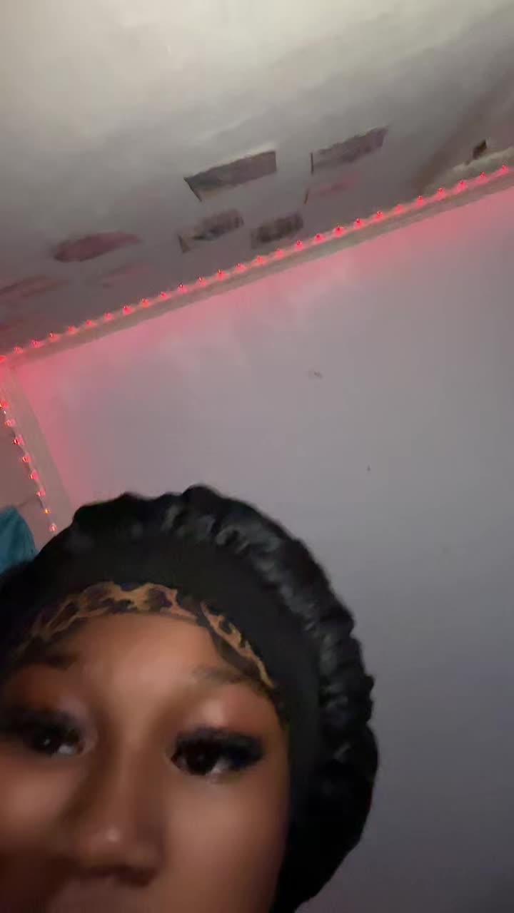@😌