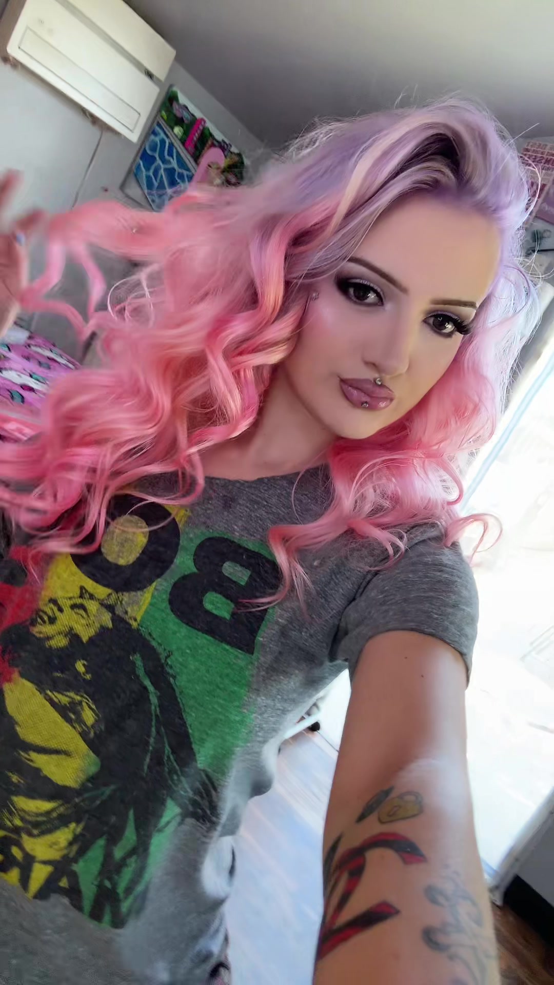 @elionathequeen_
