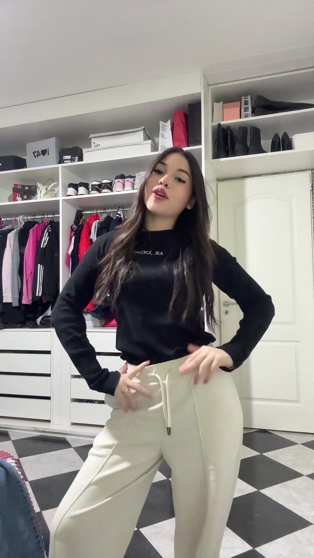 @Nicole