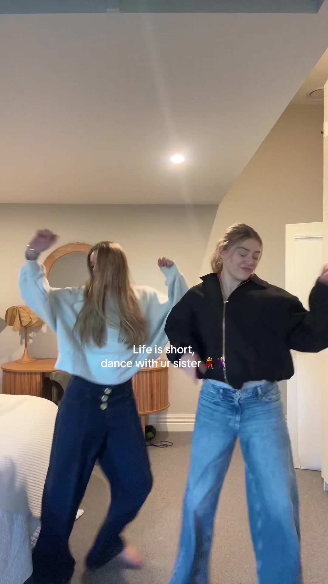 @miaagross