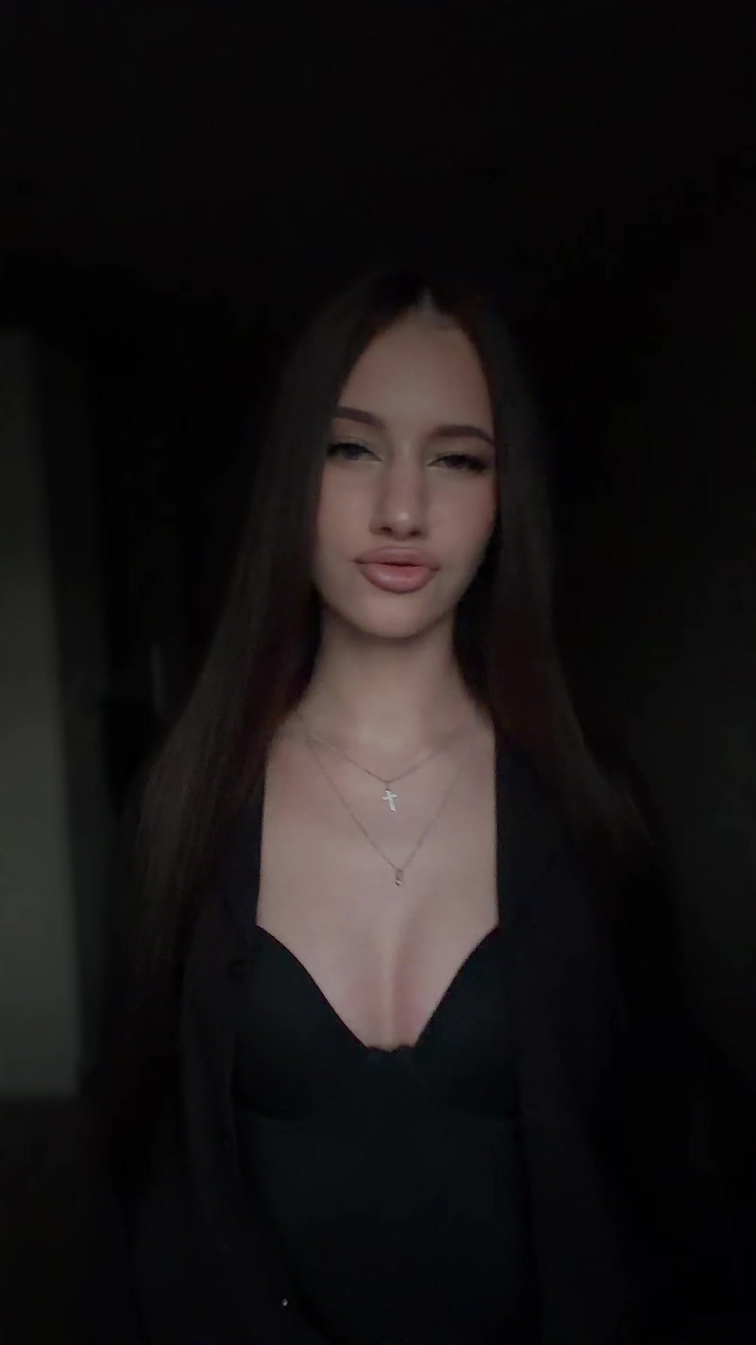 @𝐌