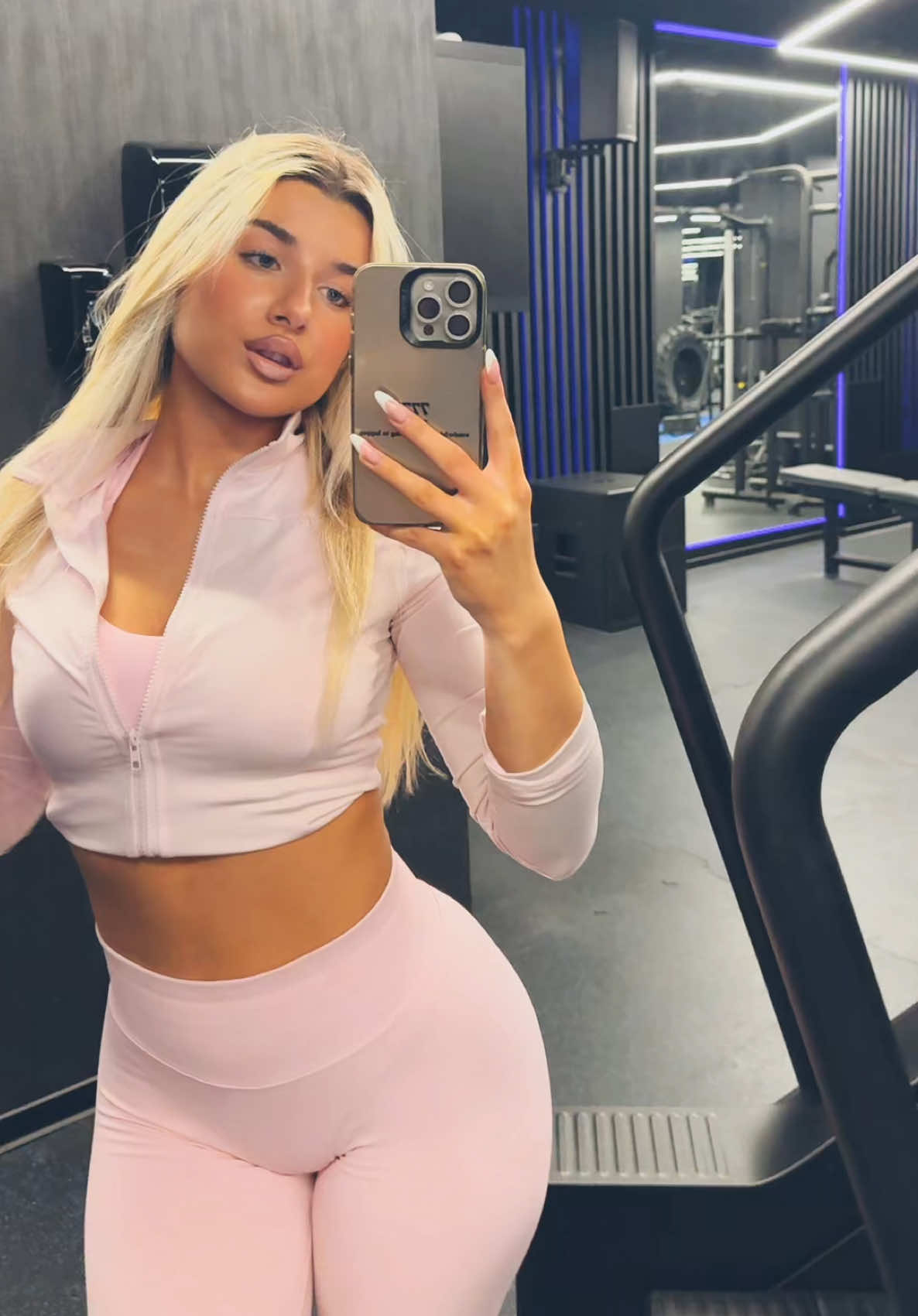 @anjax