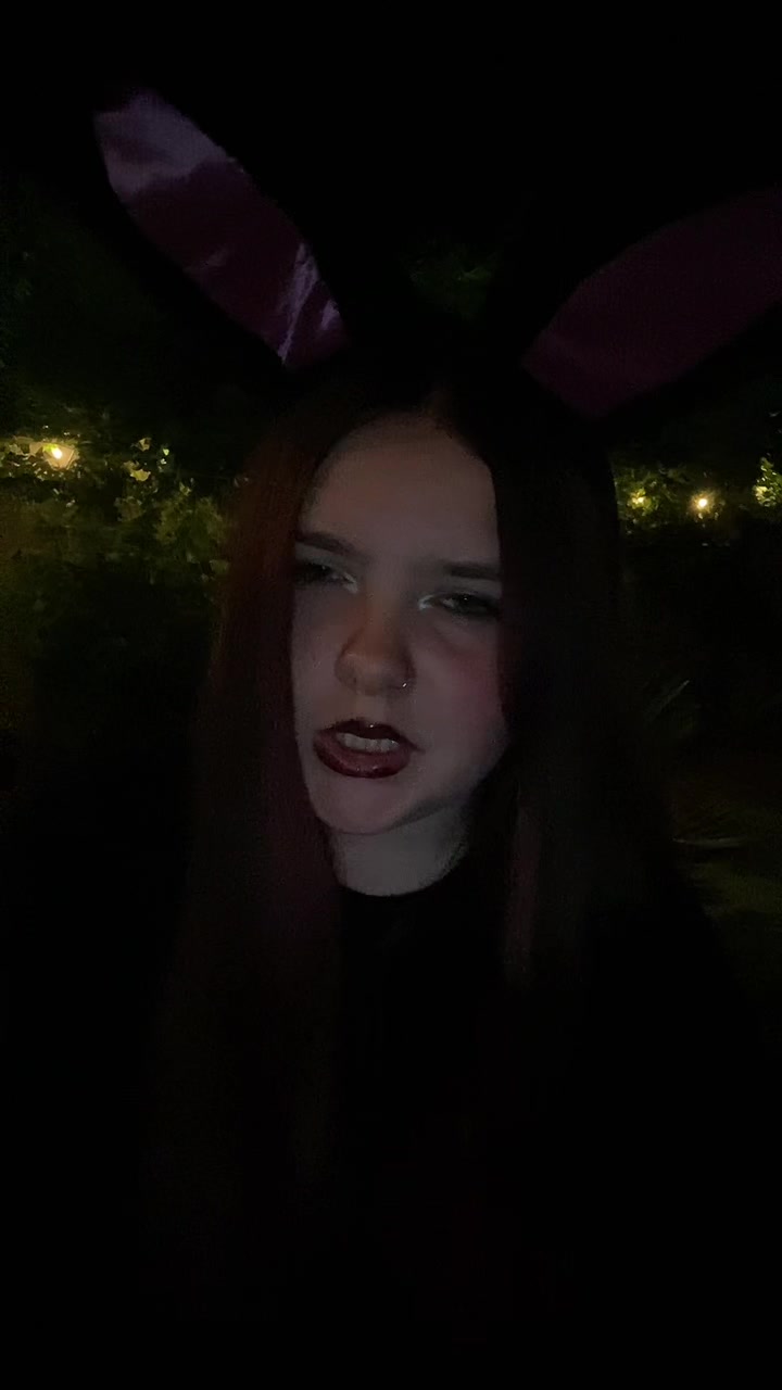 @k̸e̸l̸l̸y̸