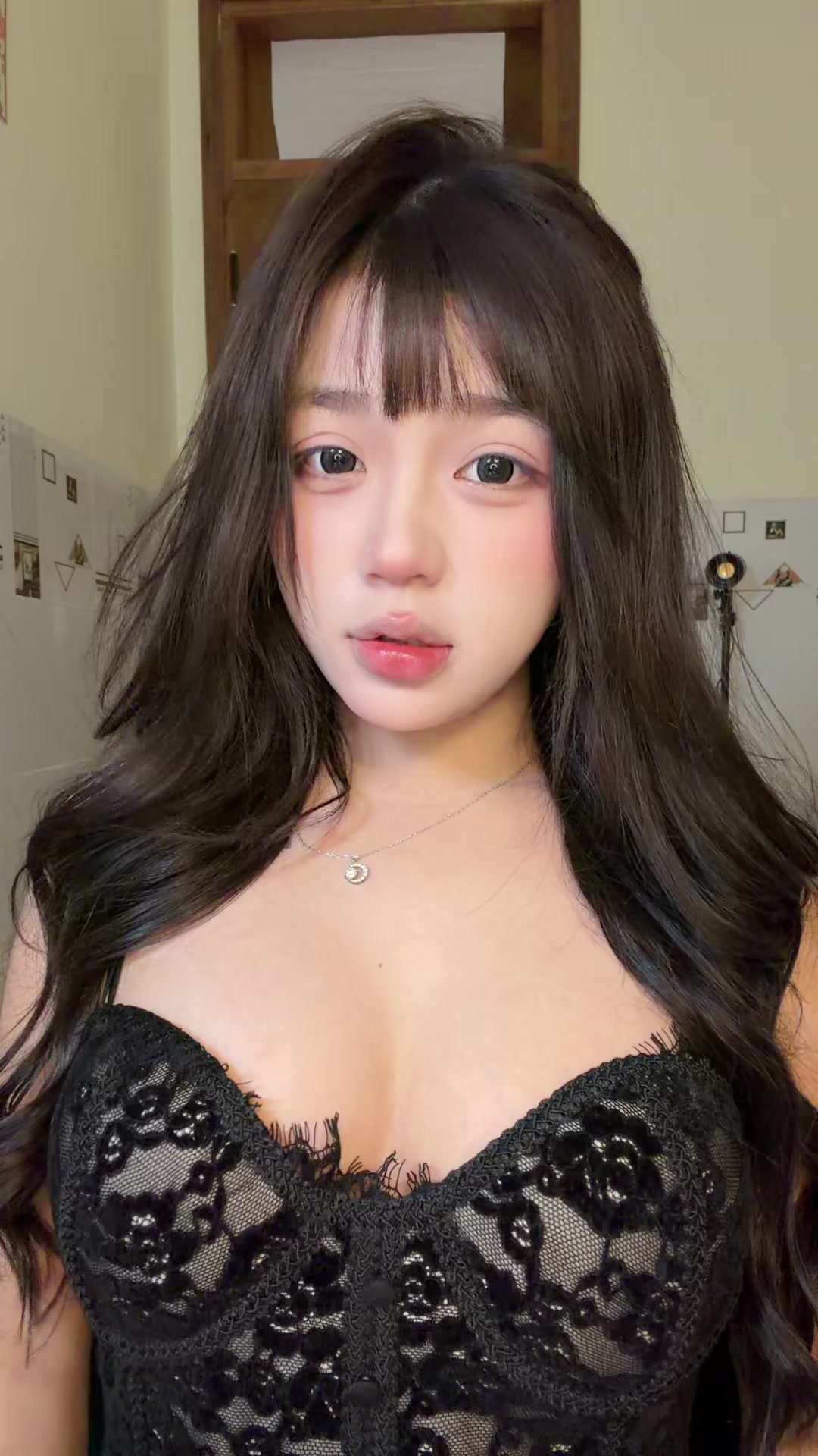 @Vyle_08 🌷