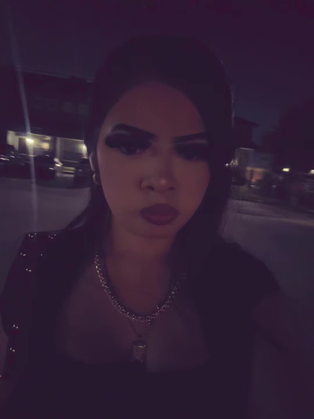 @Anaiii*•