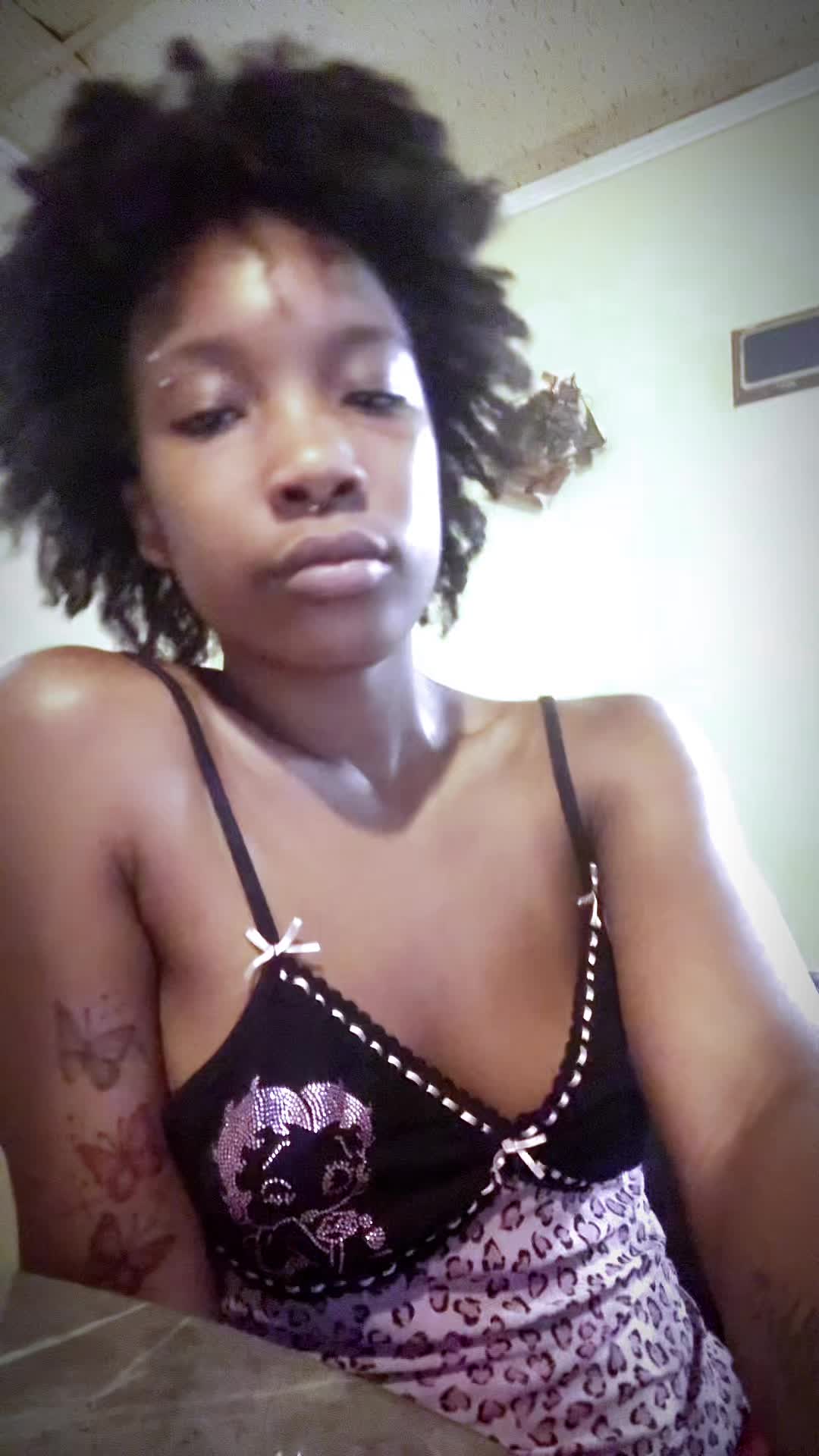 @nia