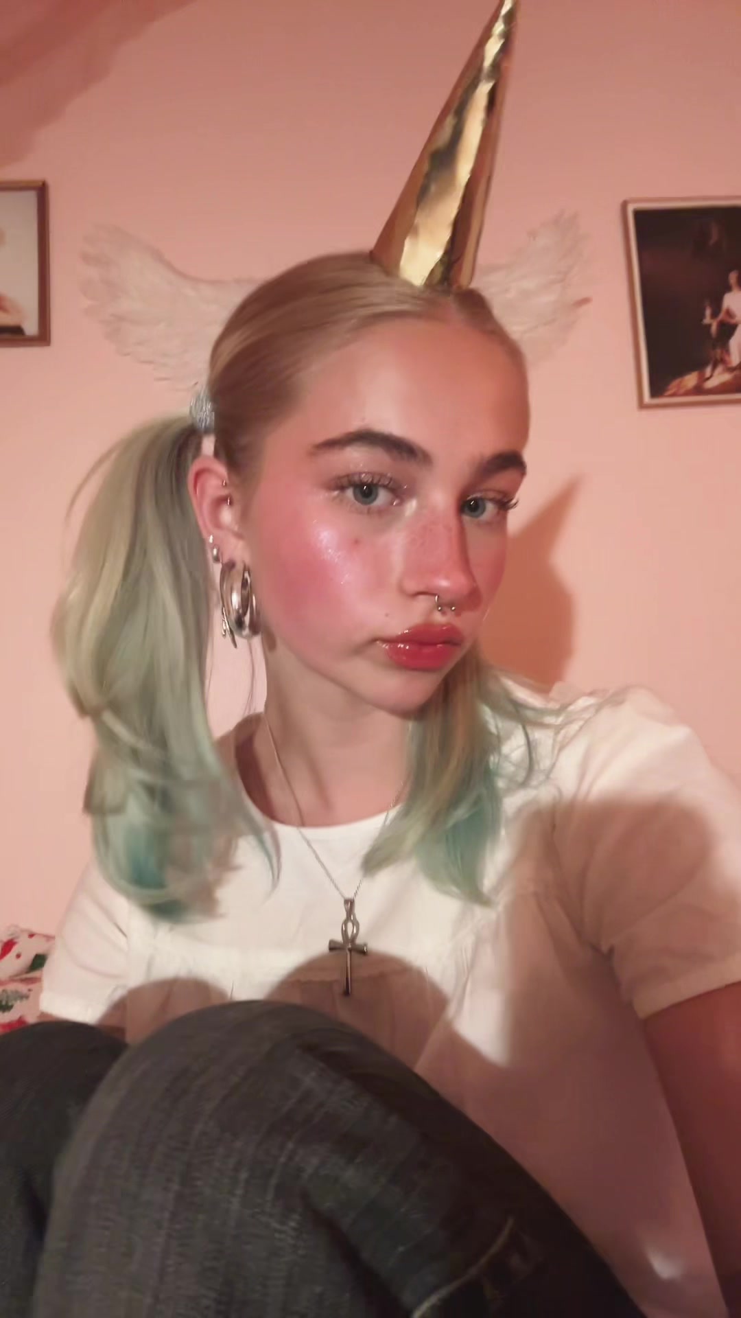 @️
