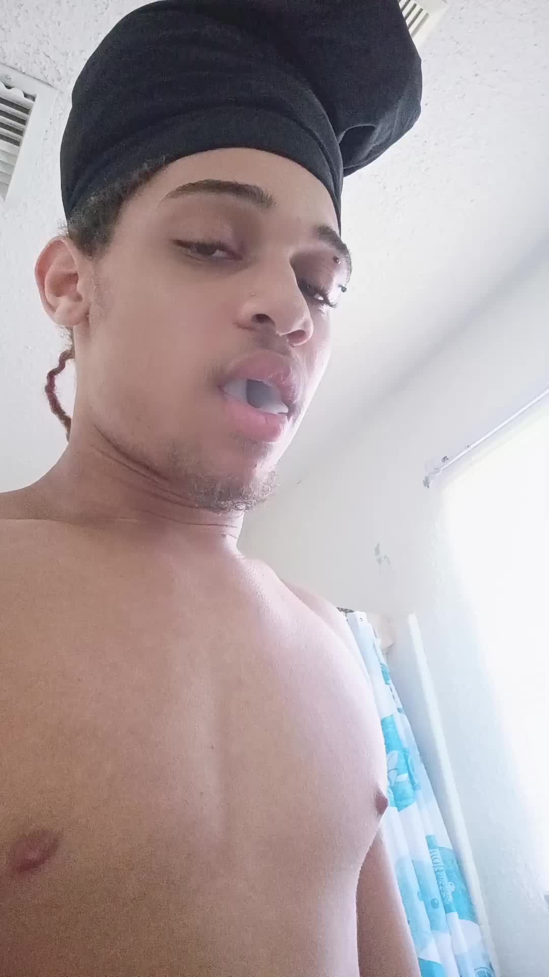 @👻