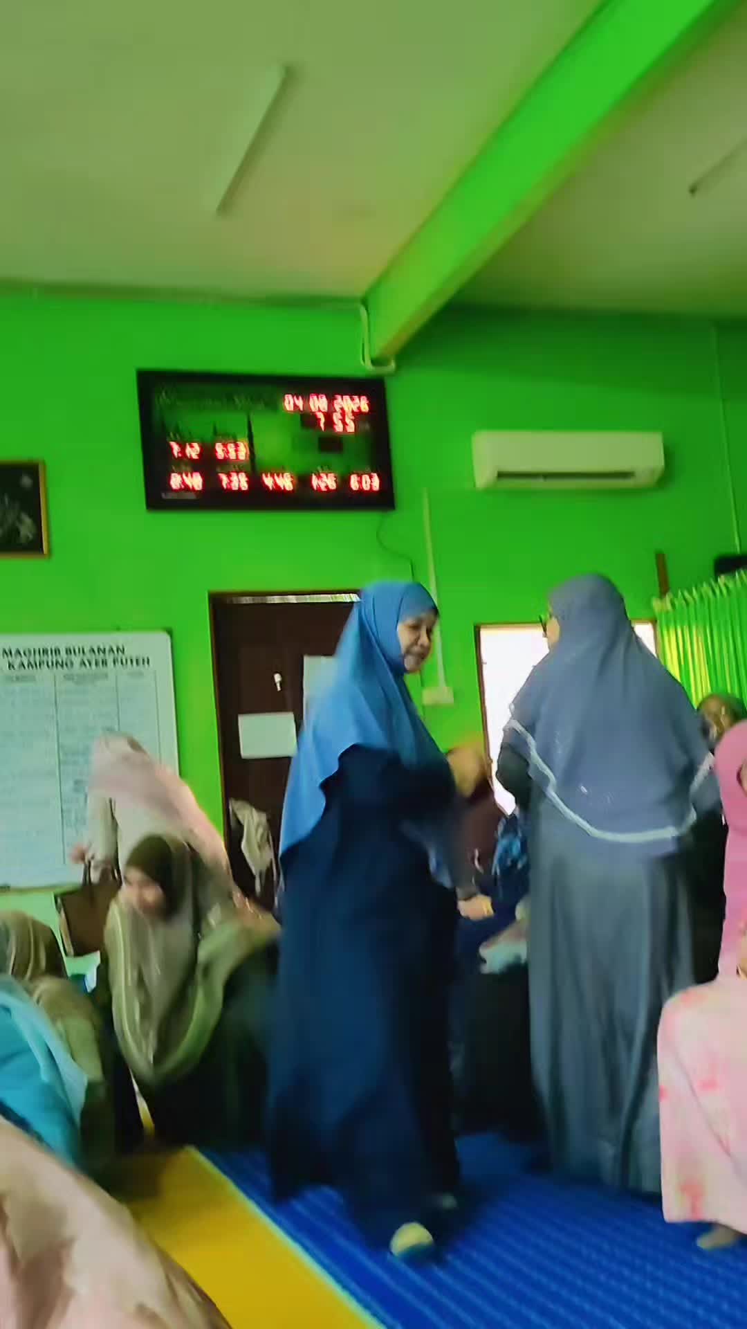 @AyeshaaBebehh