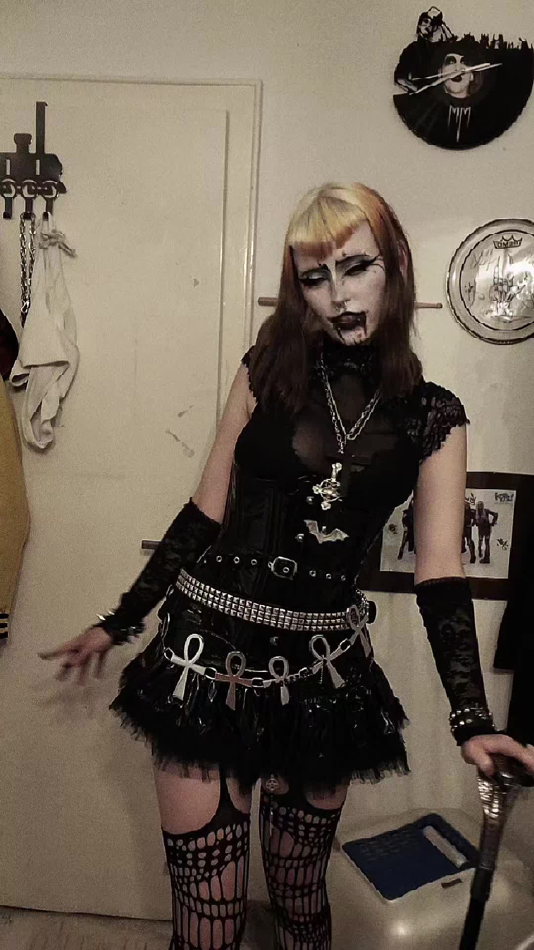 @🦇