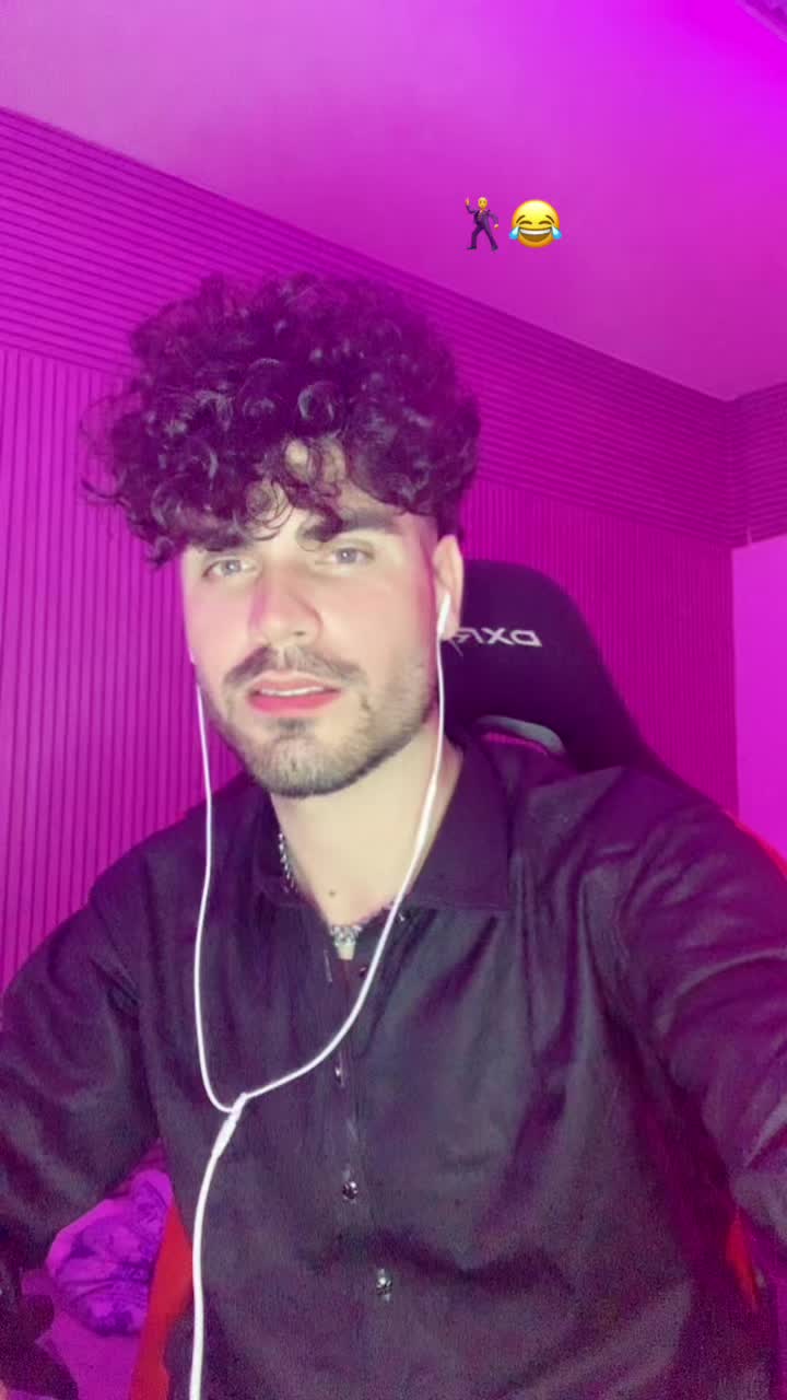 @نِآمًيَ بًآزٍ🦅