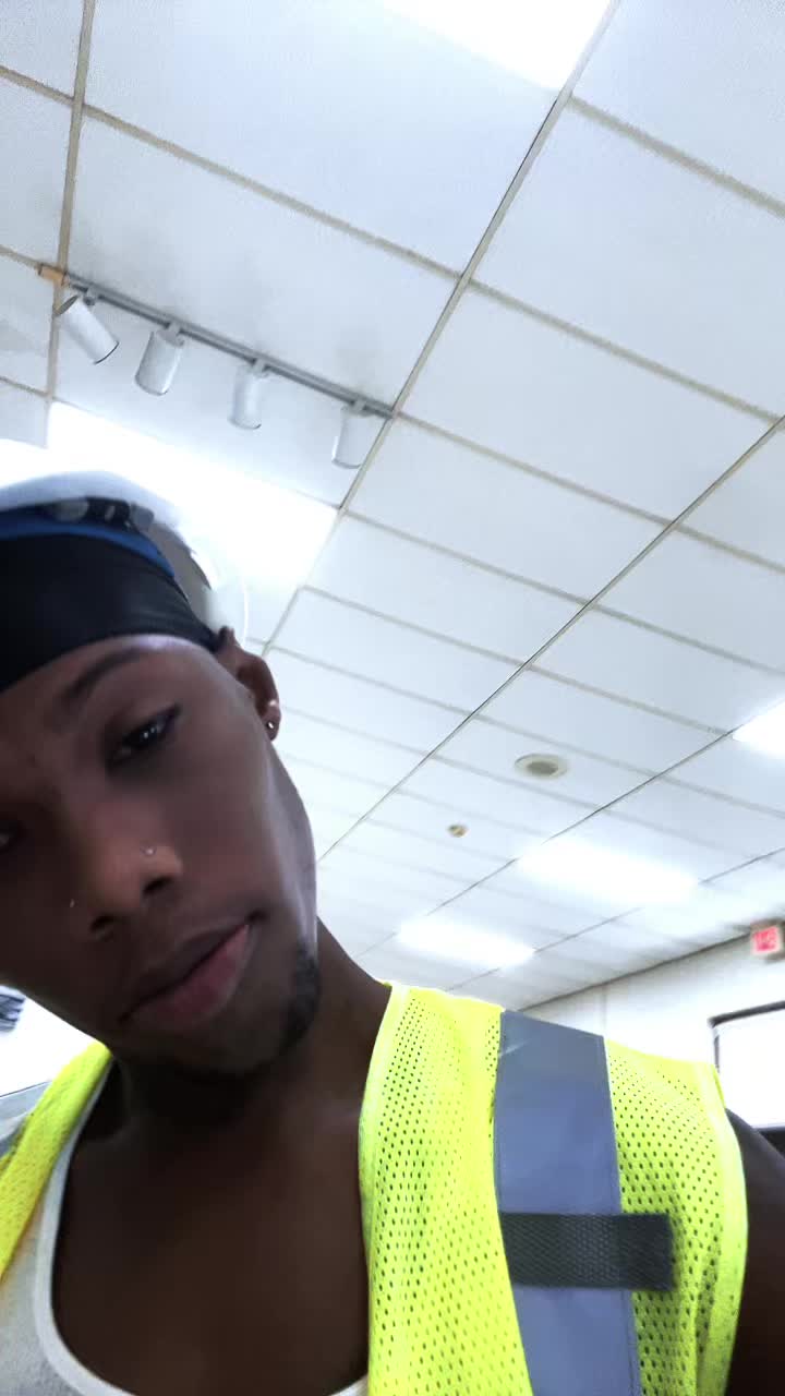 @Insta: @fineaxxmike