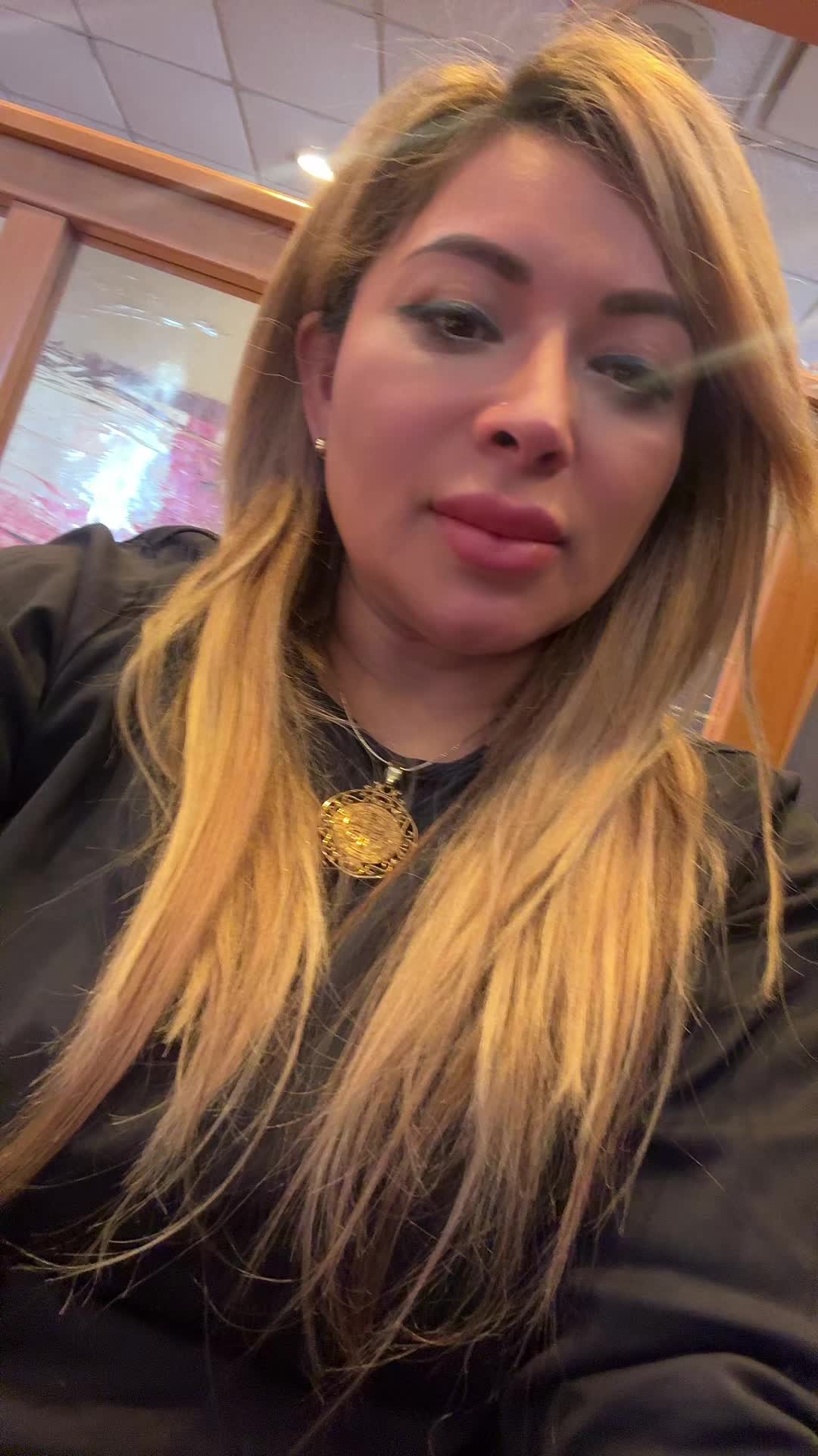 @𝙄𝙨𝙖𝙪𝙧𝙖 𝙫𝙖𝙣𝙚𝙜𝙖𝙨