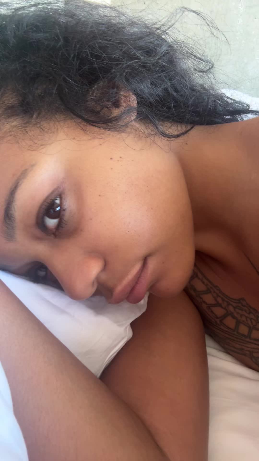 @girlnxtdoor