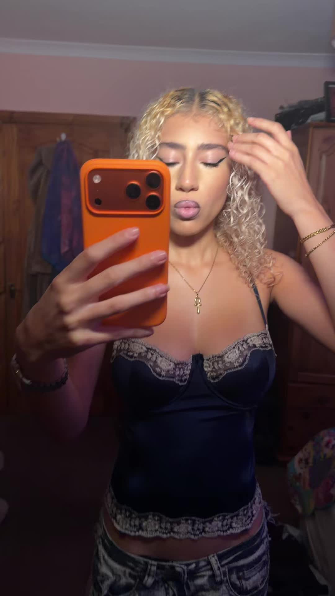 @𝙨𝙝𝙞𝙚𝙨𝙩
