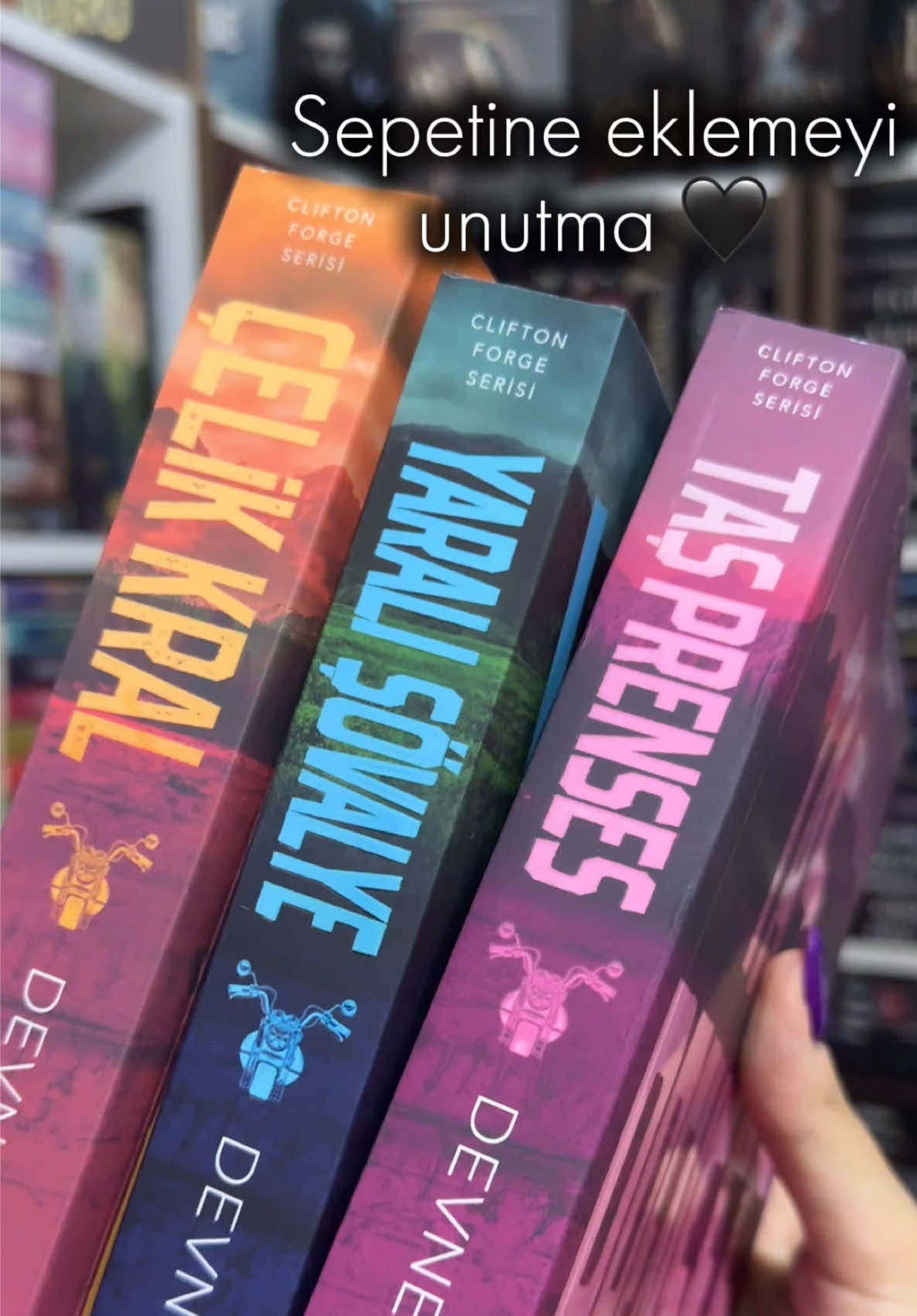 @bittenbyspicybooks