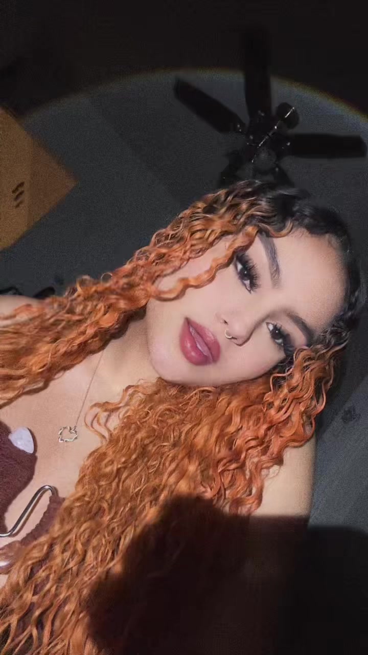@&bull; N I K O L L &bull;