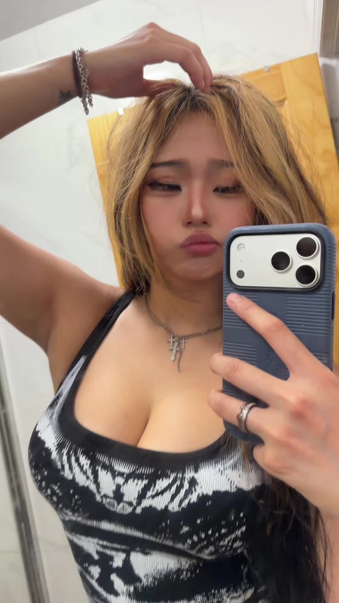 @Annie Zheng