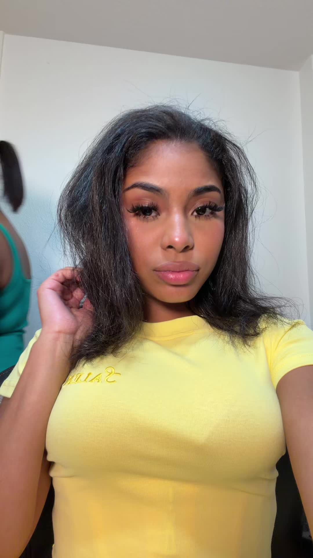 @leilamiraclee