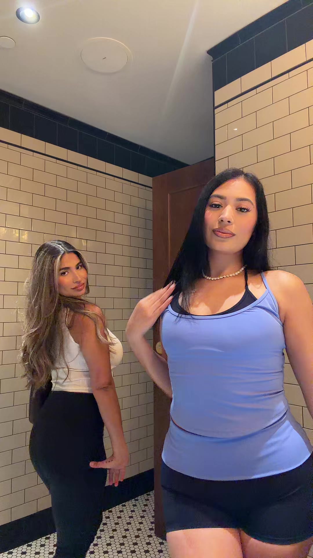 @MEL 🤍
