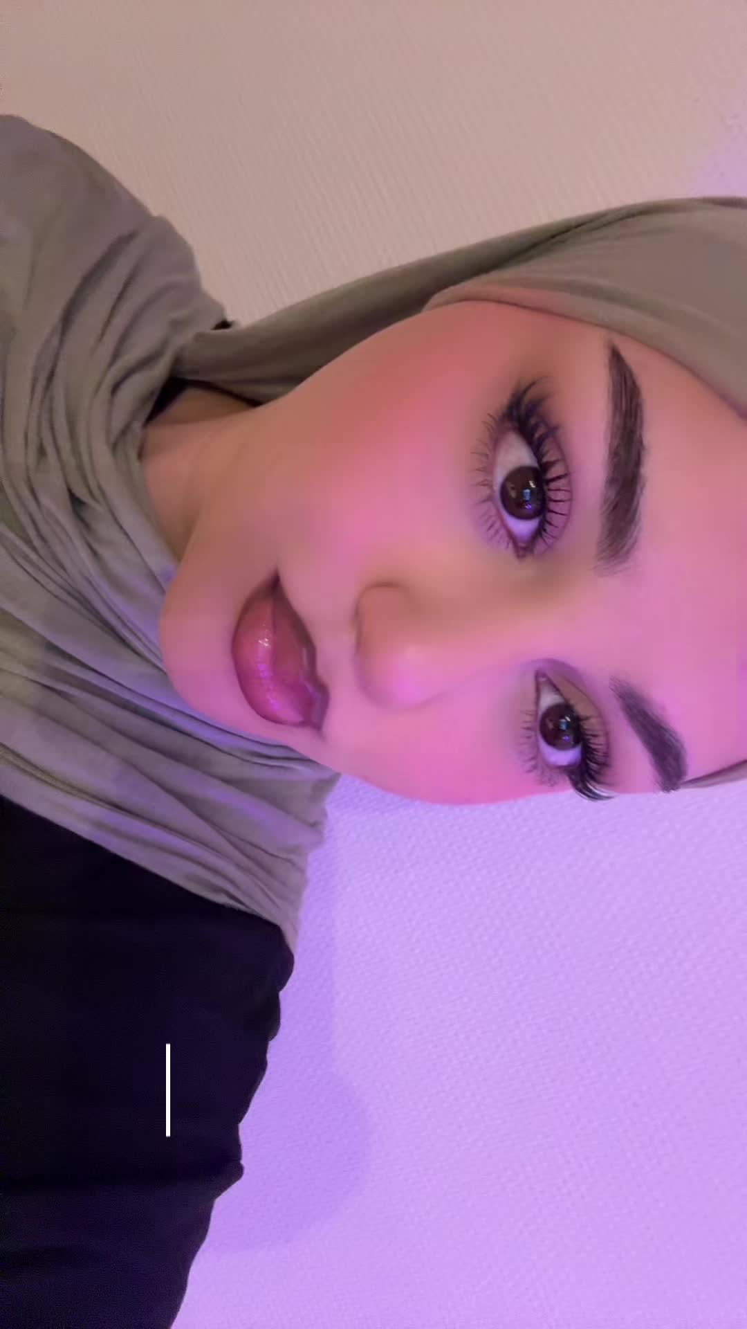 @𝐇