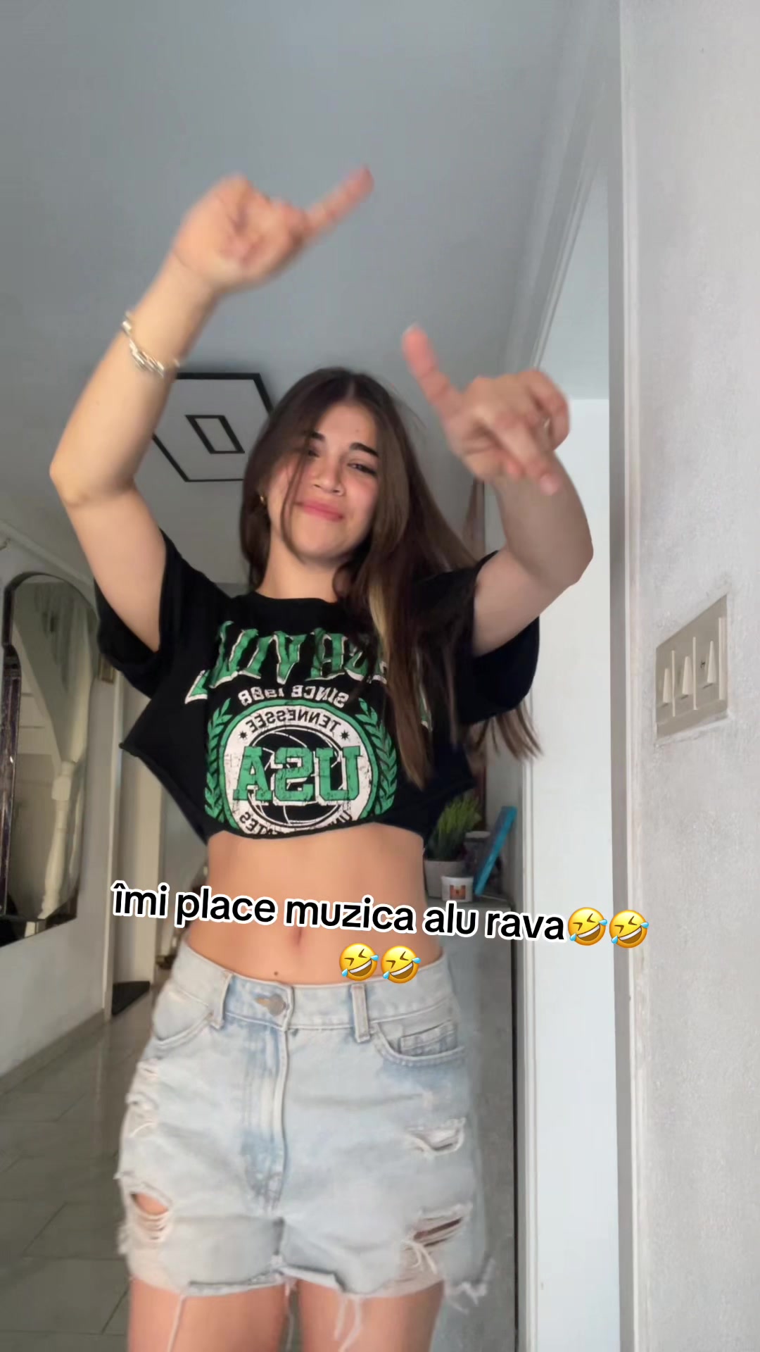 @𝓭𝓮𝓷𝓲💋