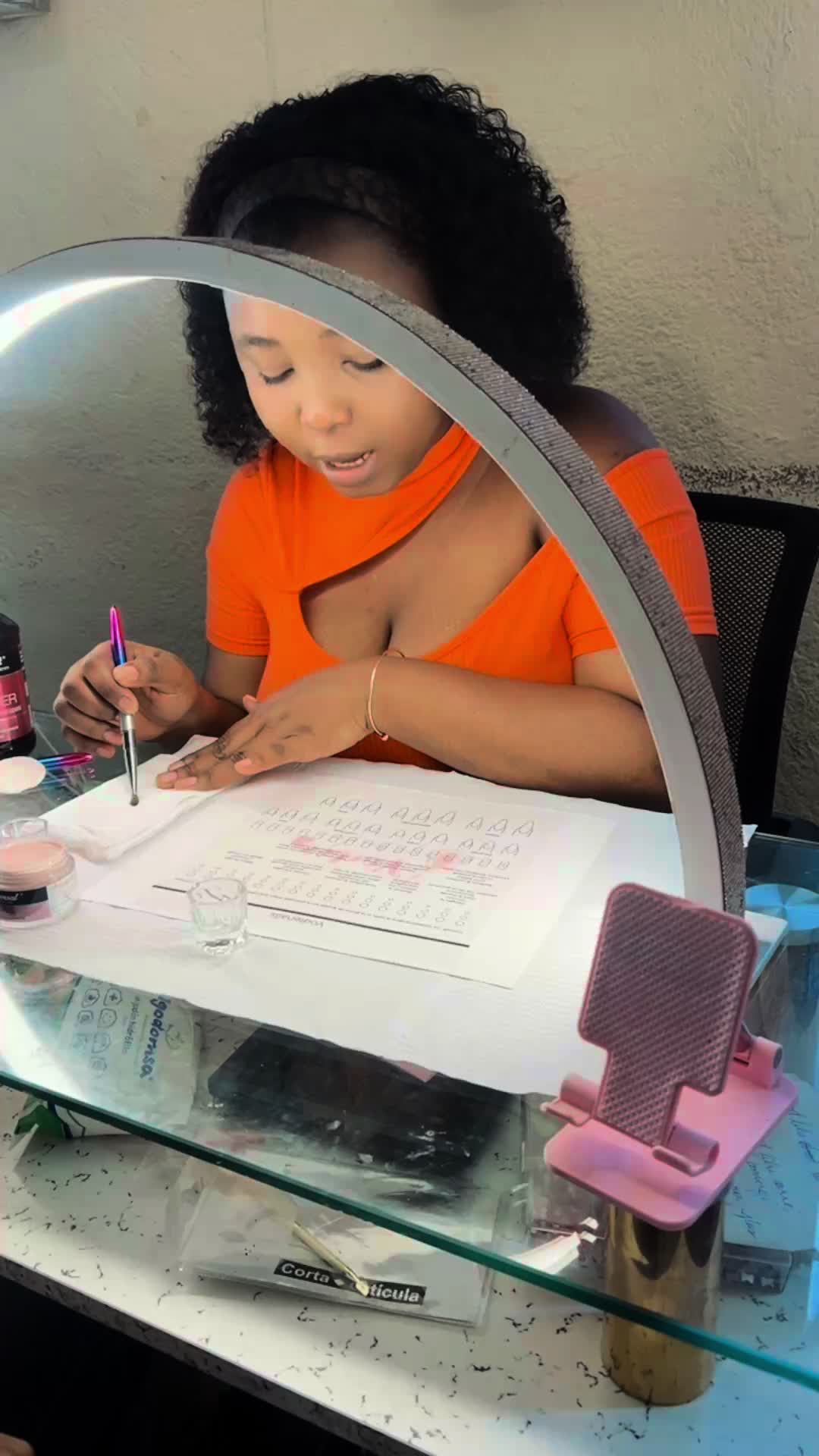 @Vodienails