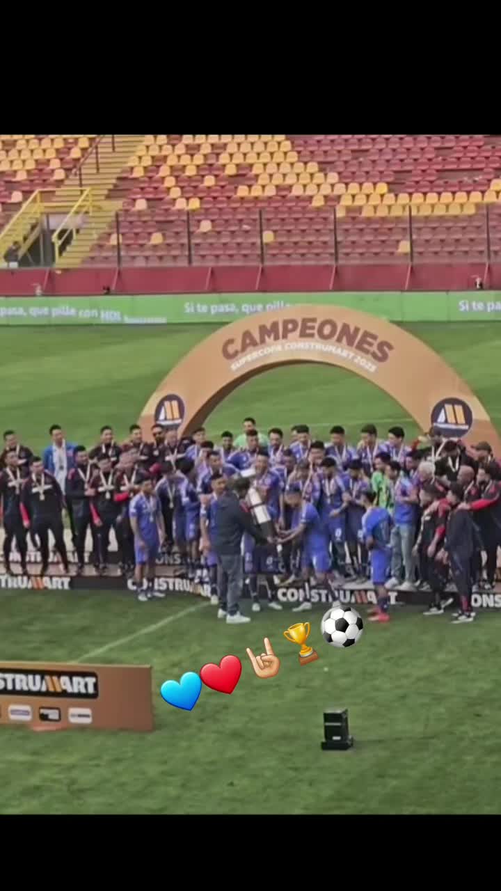 @N I C O L E __ 💙🤘🏻❤️