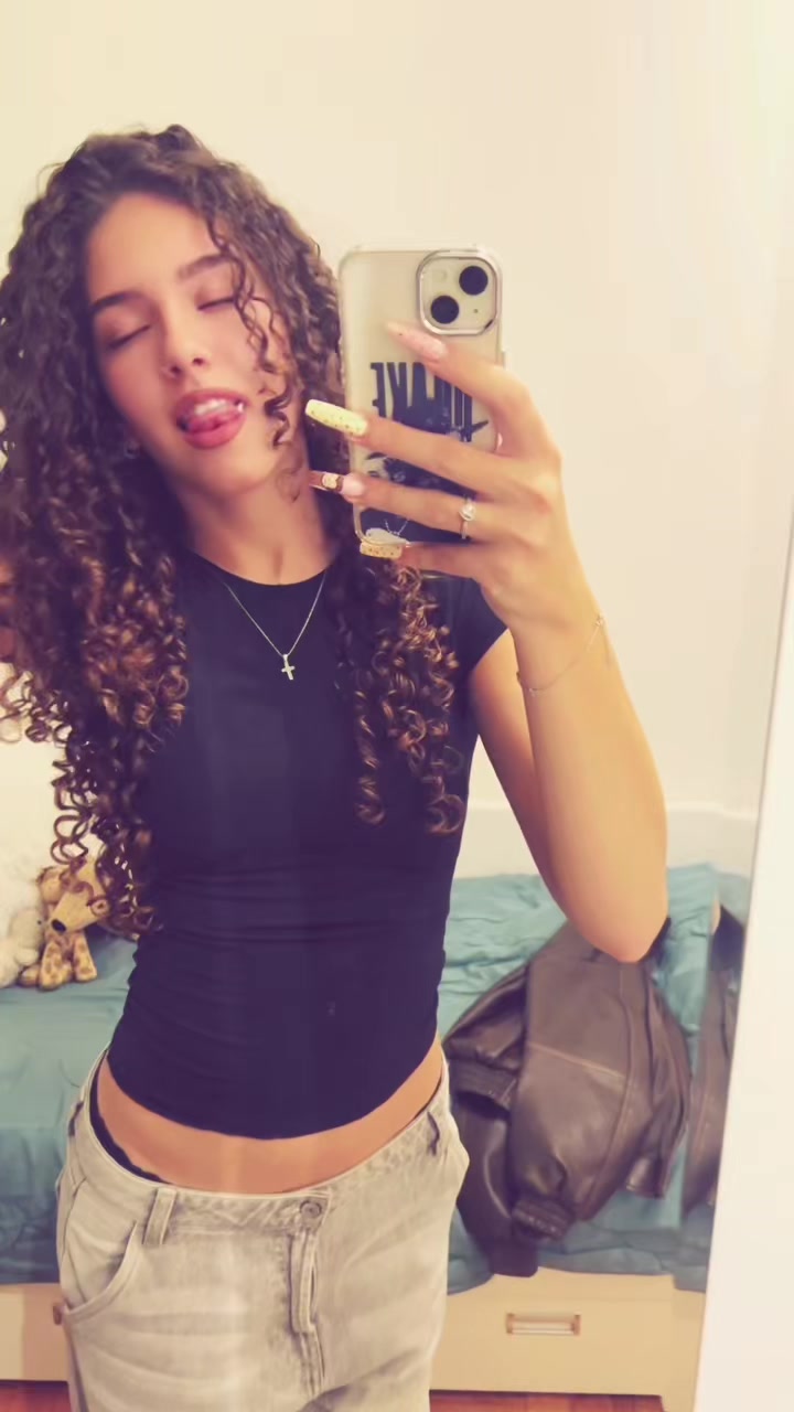 @👤