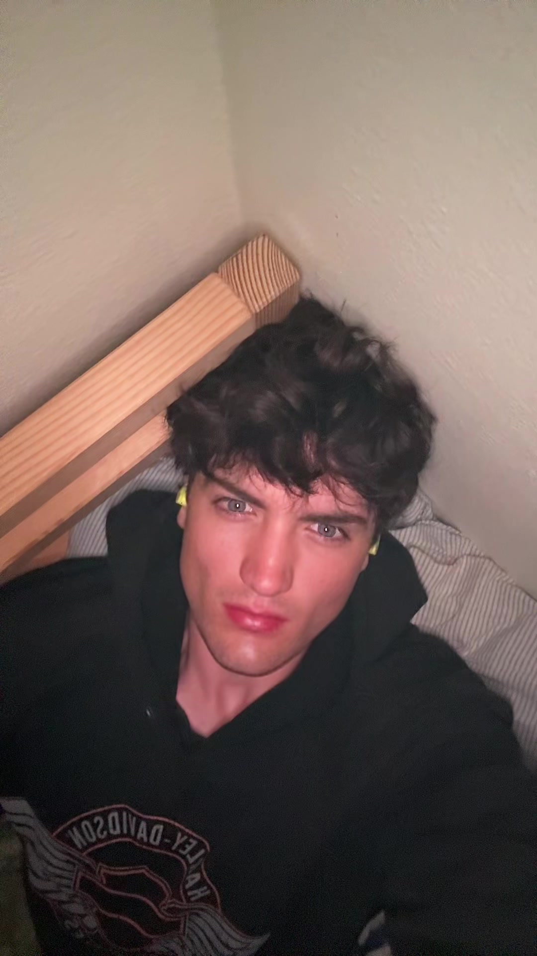 @🧛🏻