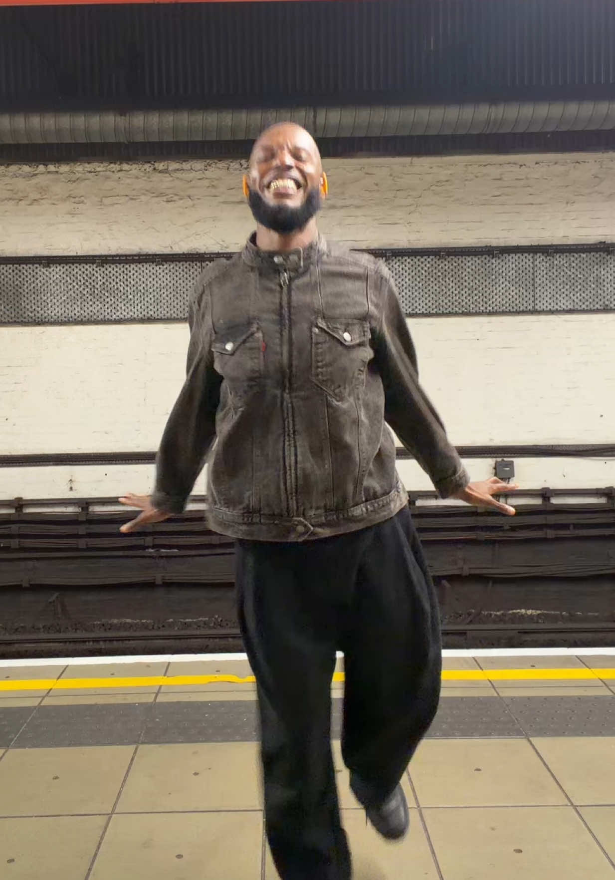 @DAMNSHAQ