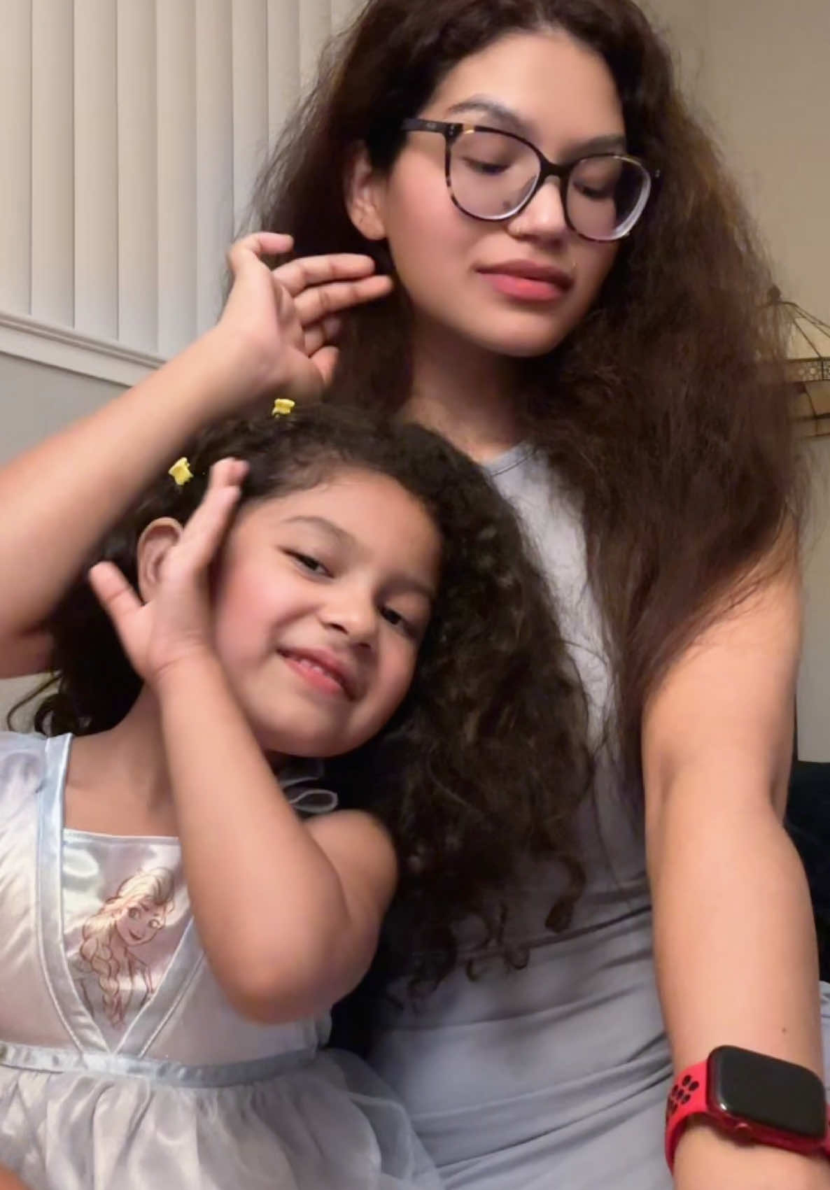 @A👭a