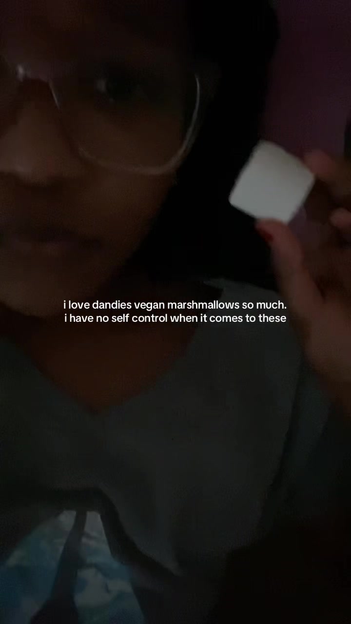 @kris | vegetarian 🌸 ⊹ ࣪ ˖