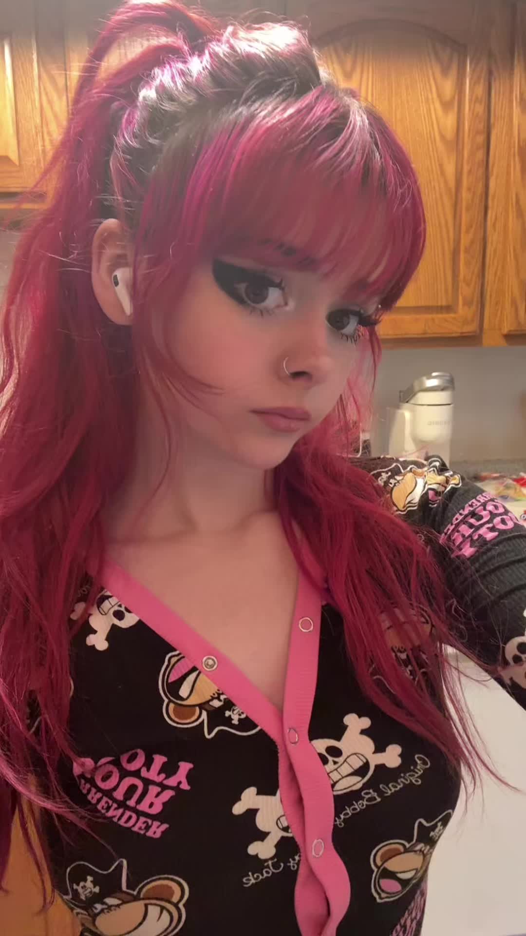 @🖤