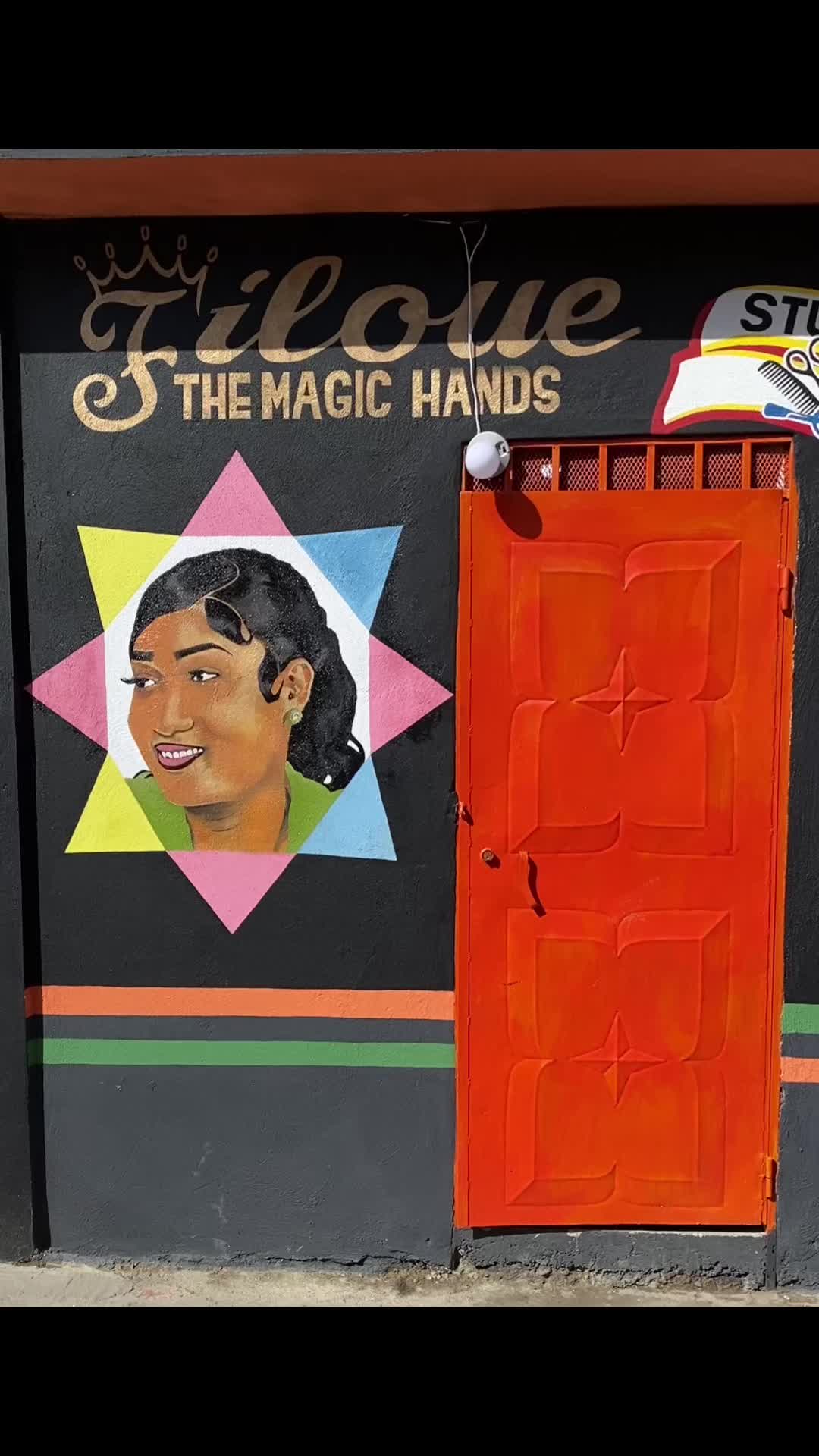 @Filoue The Magic Hands 💫💅🏻