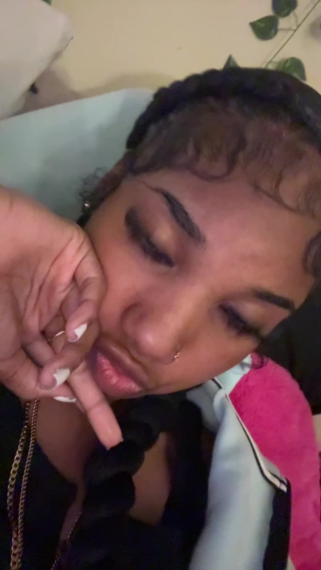 @thequeenspampage