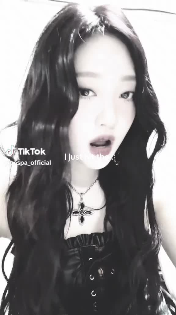 @⃟