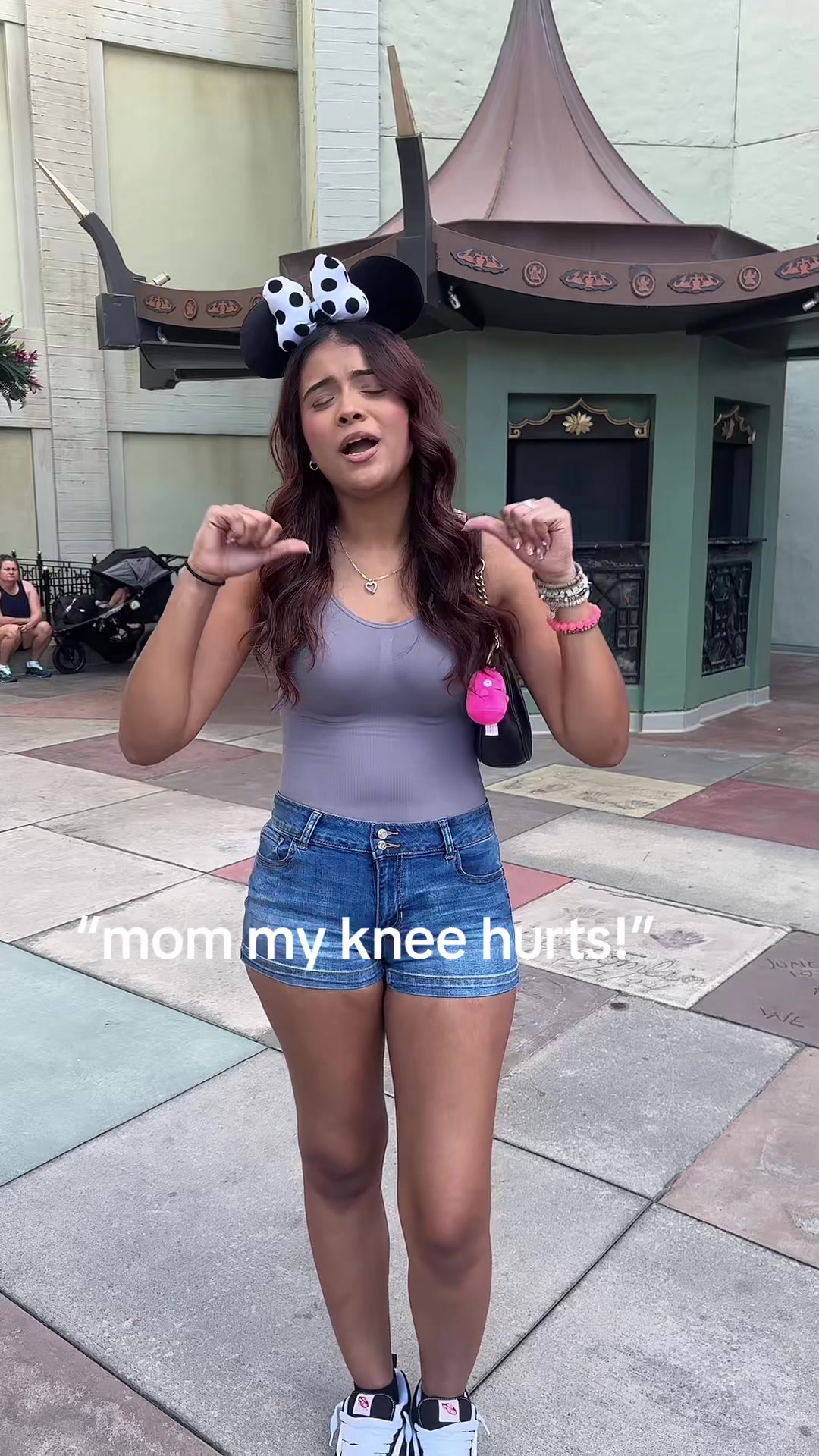 @👩🏽&zwj;❤️&zwj;💋&zwj;👩🏽