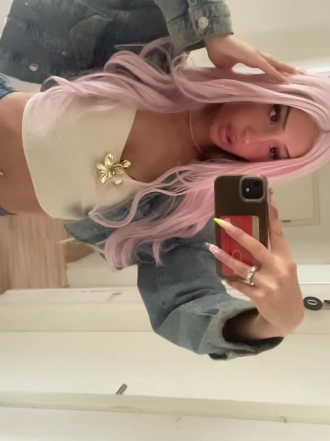 @𝓮𝓿𝓮