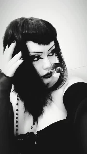 @lilly ✟☠︎︎
