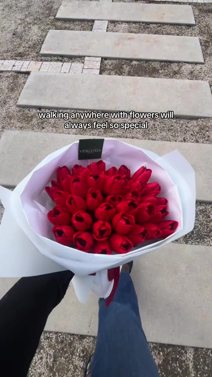 @Verluxia