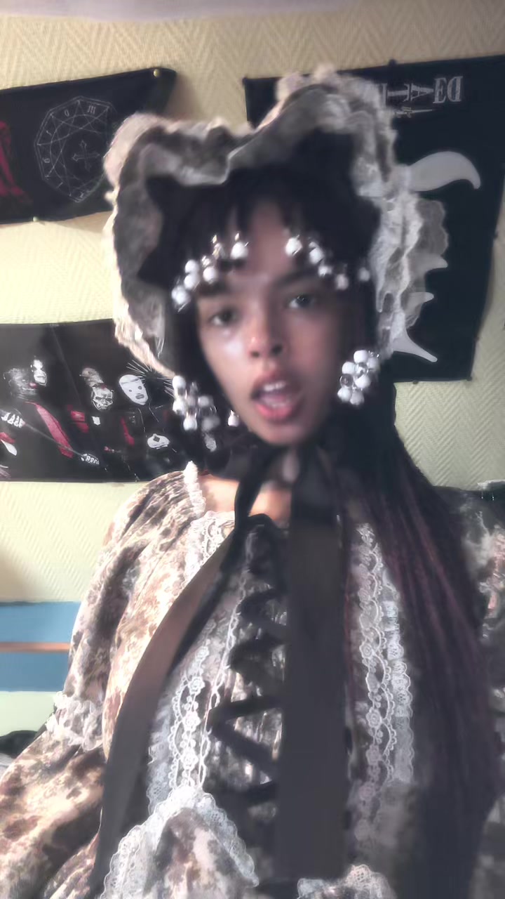 @Frillyy