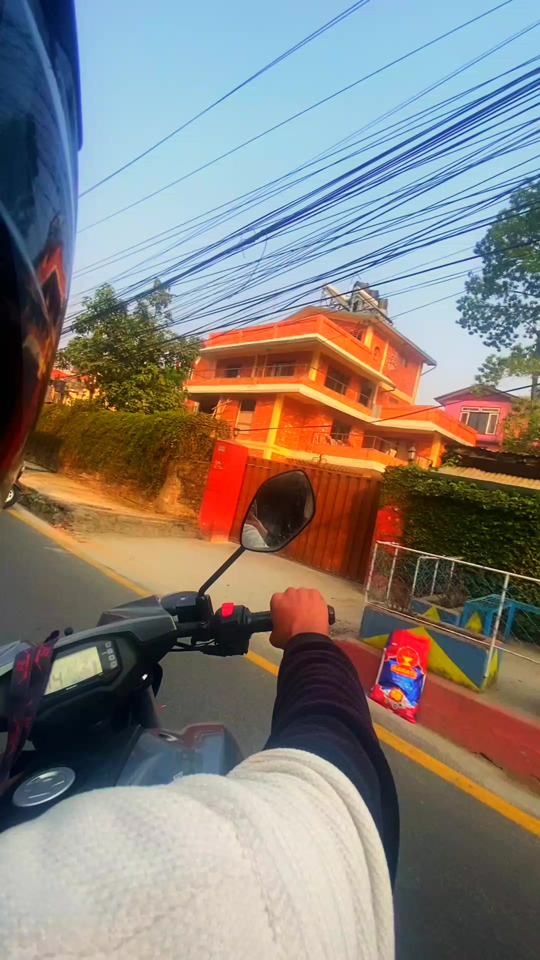 @CHIRAYU🌩🏍️