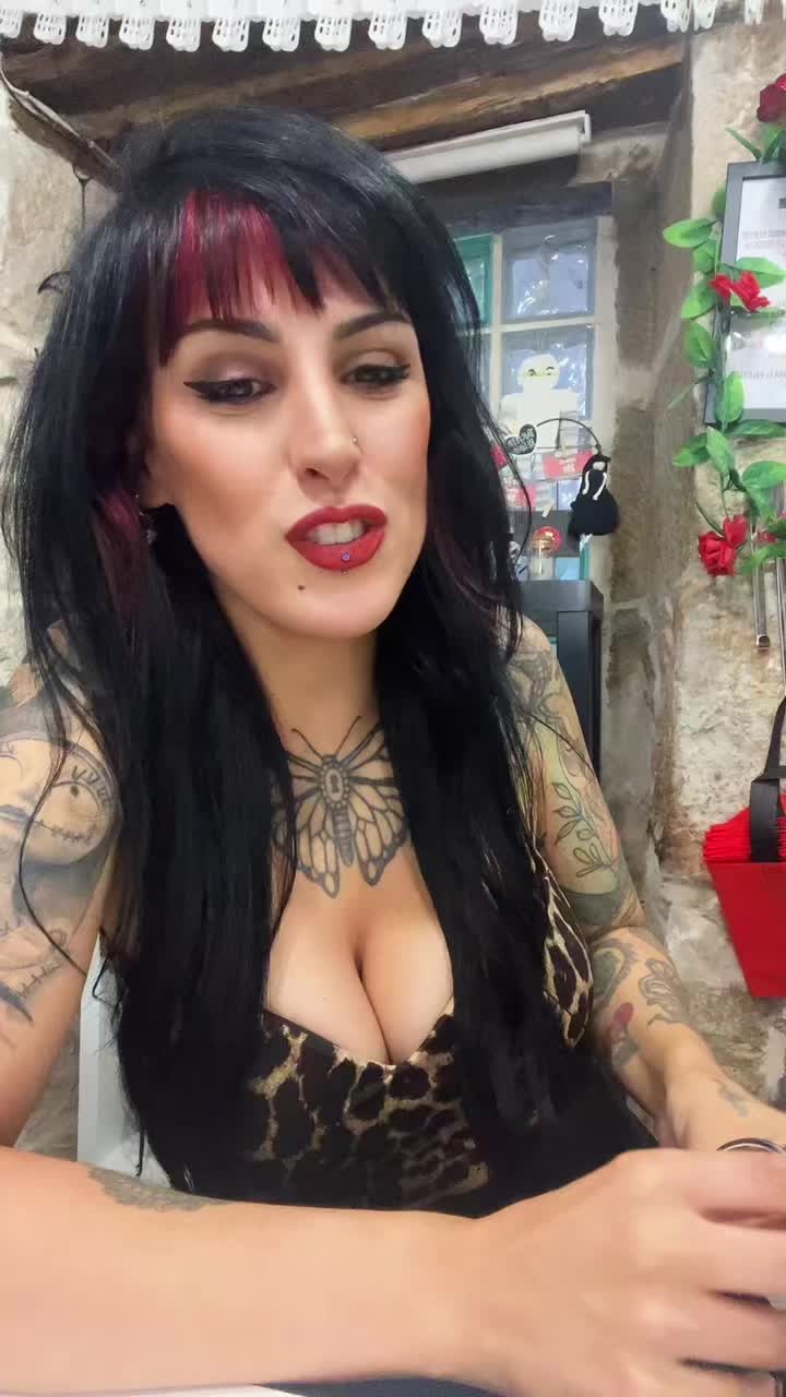 @Artistinta