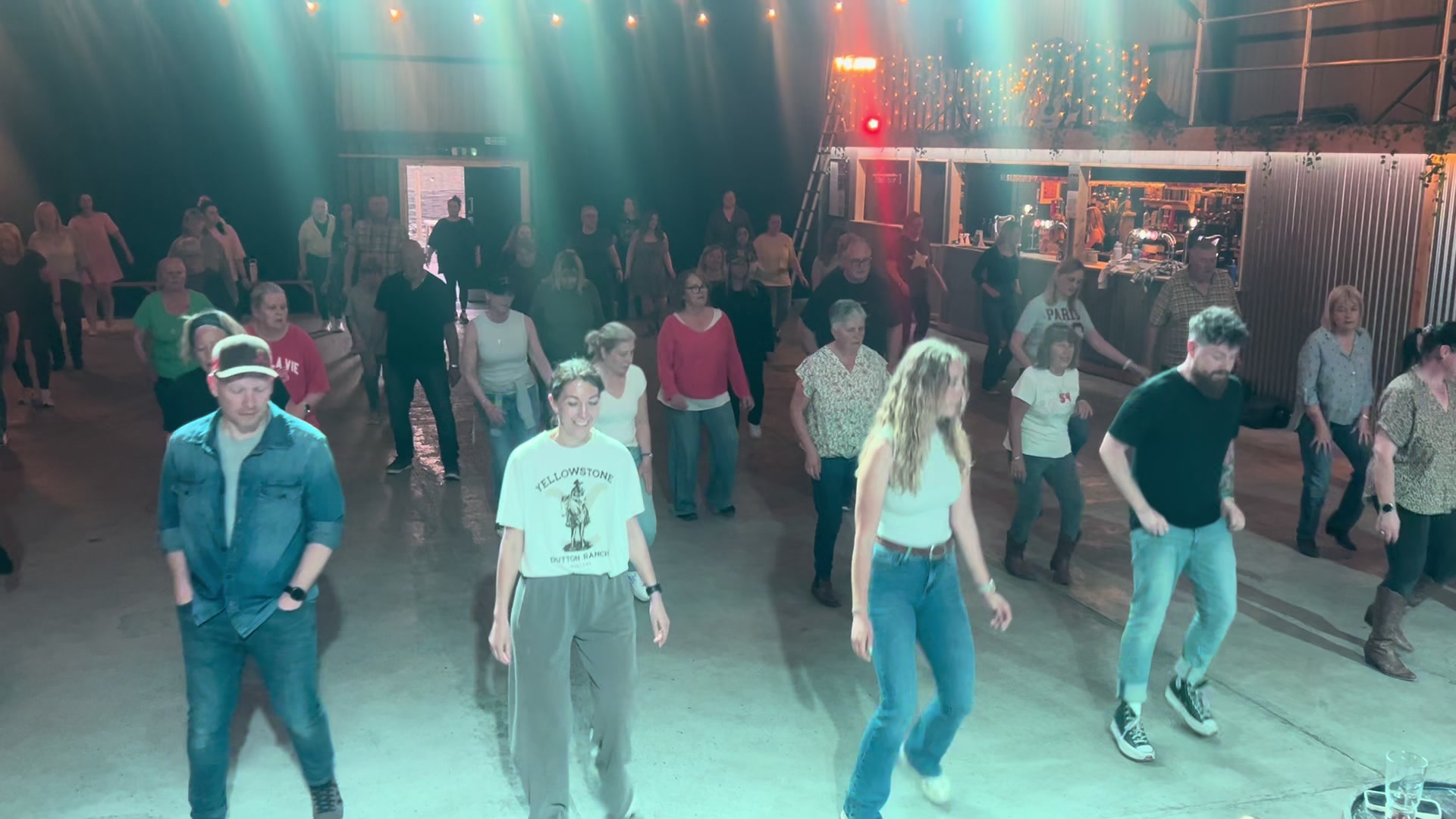 @foxyslinedancing