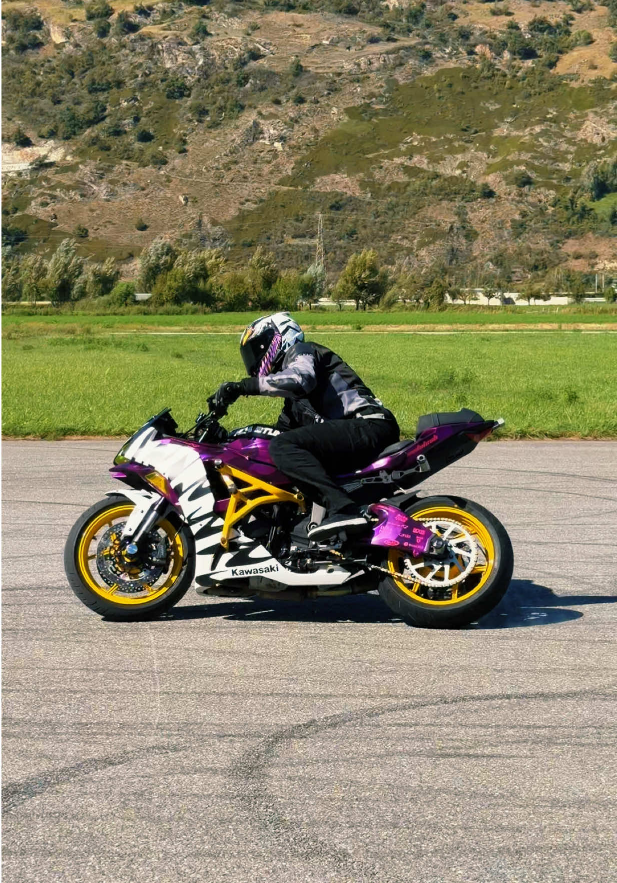 @Michi_stuntrider